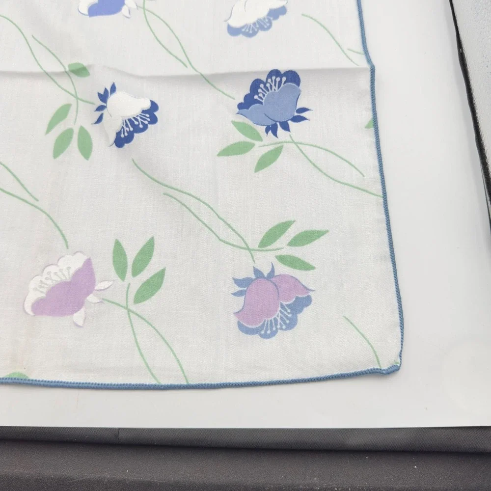 Vintage Floral Napkins White Blue Purple Set of 4 Square 16.5